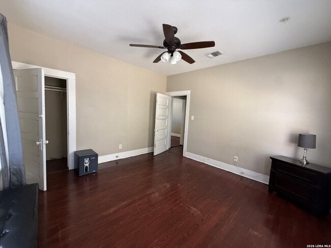 Building Photo - 323 E Euclid Ave