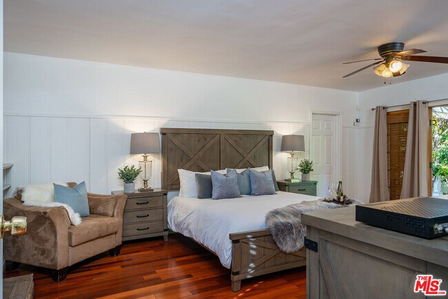 Building Photo - 13843 Milbank St