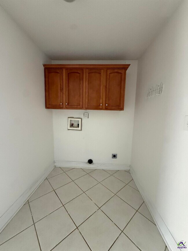 Building Photo - 136 Roseine Dr