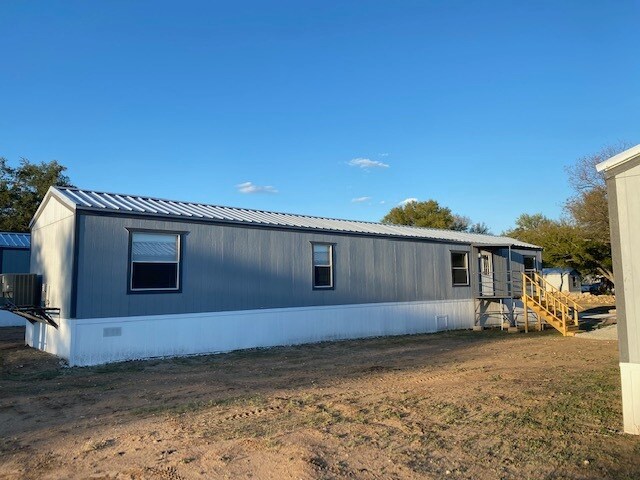 Building Photo - Early Bird Estates Unit #16