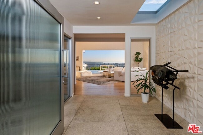 Building Photo - 10134 Angelo View Dr