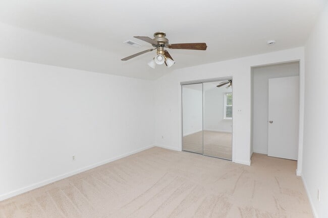 Building Photo - Beautiful Lake Home Rental in Norfolk!