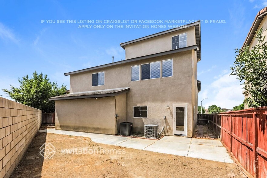 Building Photo - 26186 Lawrence Union Dr