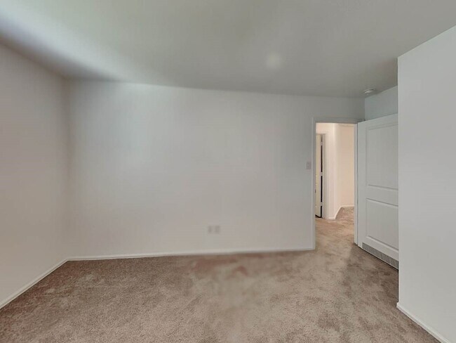 Building Photo - 22264 Stoney Ravine Dr