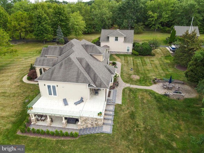 Building Photo - 86 Aqueduct Rd
