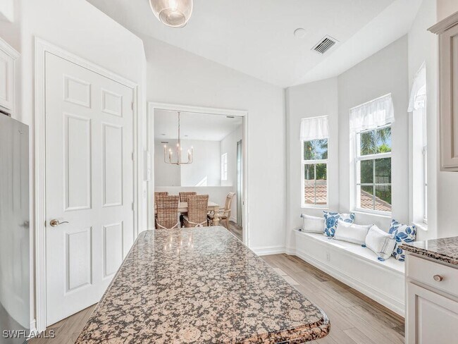 Building Photo - 10240 Bellavista Cir
