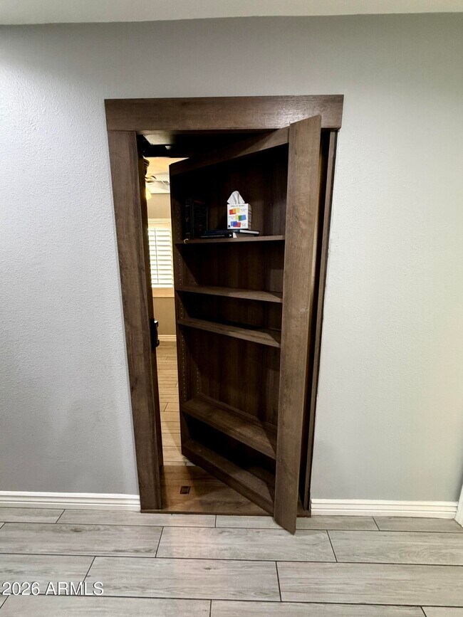 Building Photo - 5022 E Salinas St