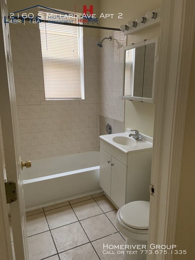 Building Photo - 2160 #2