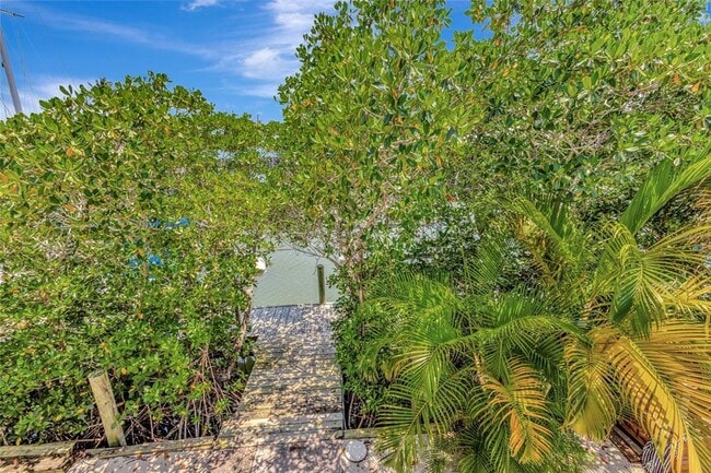 Building Photo - 217 Marina Dr