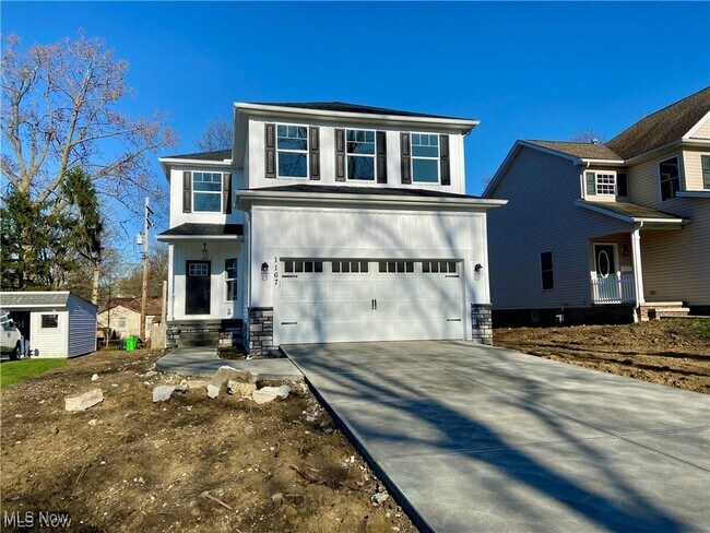 Primary Photo - 1167 Iroquois Ave
