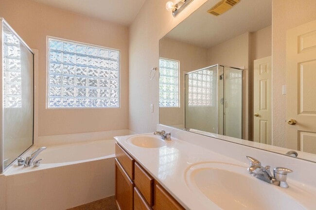 Building Photo - 509 Foxford Run Dr