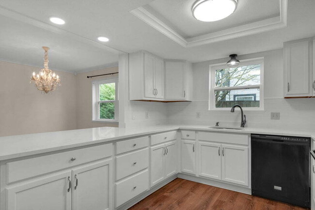 Building Photo - "Charming 3-Bedroom home in Fort Walton Be...