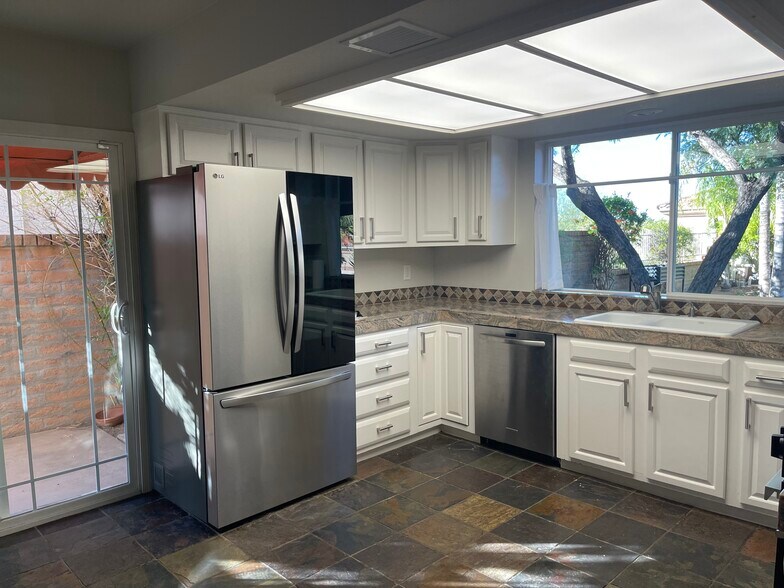 Building Photo - 15838 E Burro Dr