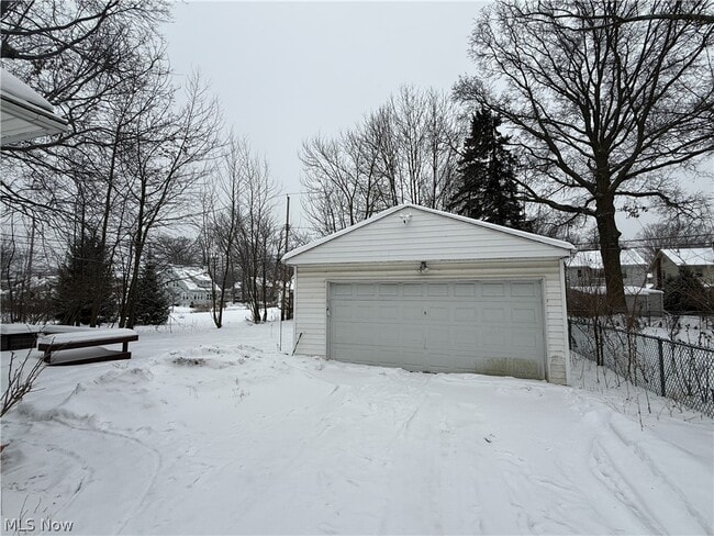 Building Photo - 3842 Parkdale Rd