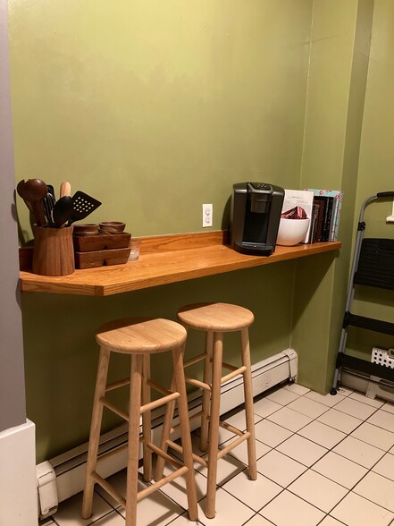 Breakfast Area - 153 Strathmore Rd