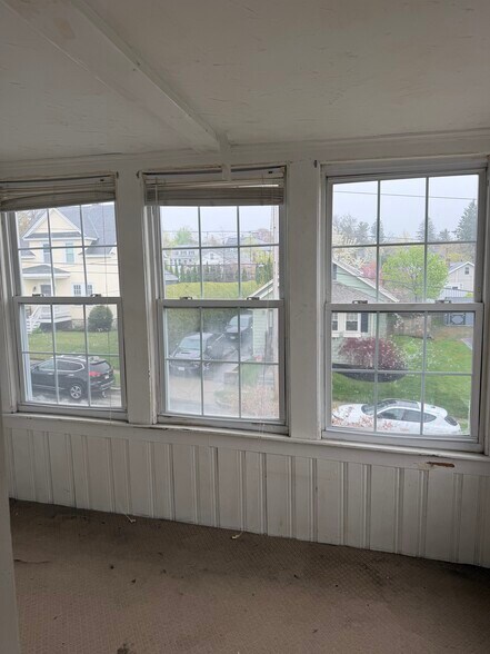 Building Photo - 119 Airlie St