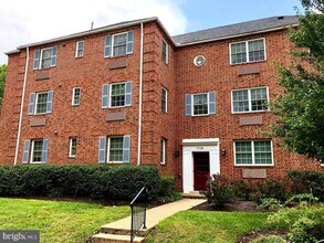 Building Photo - 1734 W Abingdon Dr