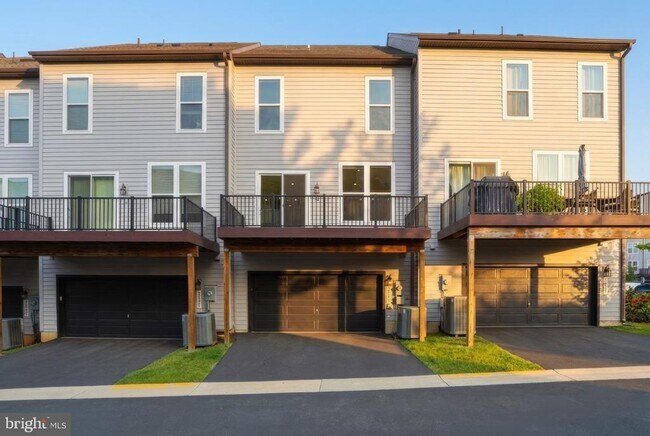 Building Photo - 2389 Liberty Lp