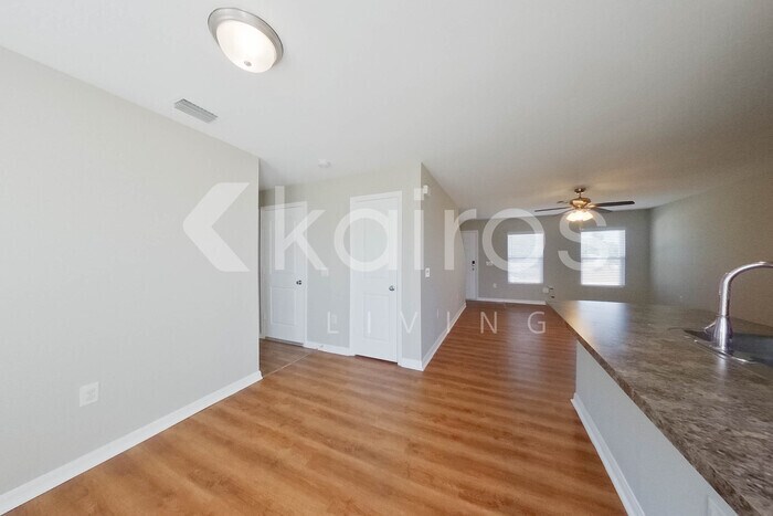 Building Photo - 2825 NW 3rd Pl