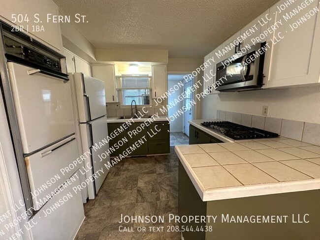Building Photo - 504 S Fern St
