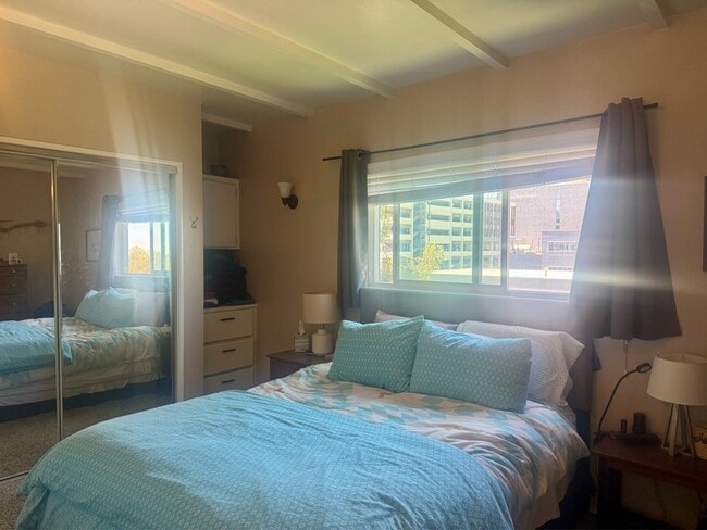 Building Photo - 4284 Third Ave