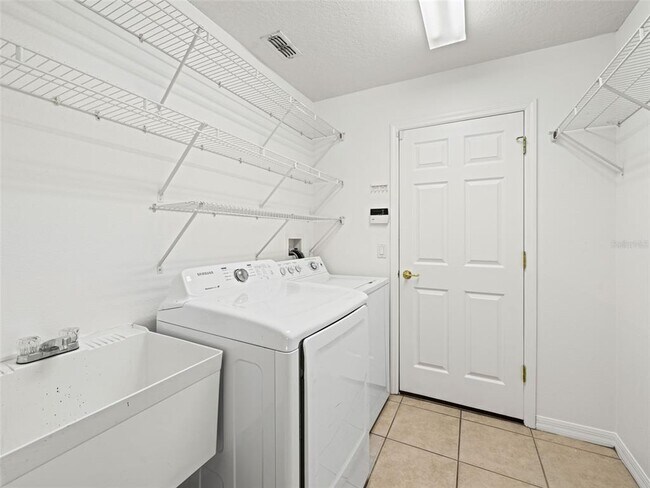 Building Photo - 3851 Beacon Ridge Way