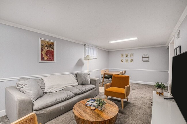 Building Photo - Golden Duplex > Unit is fully furnished feels like NEW!