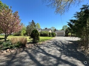 Building Photo - 120 Kosciuszko Rd
