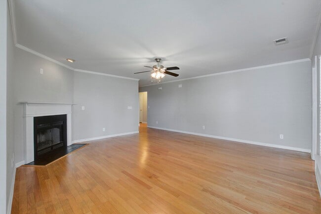 Building Photo - 111 Meadowvale Ln