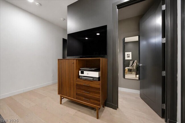 Building Photo - 4575 Dean Martin Dr