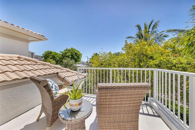 Building Photo - 4601 Bougainvilla Dr