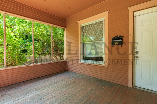 Building Photo - 1125 N Larimer Ave