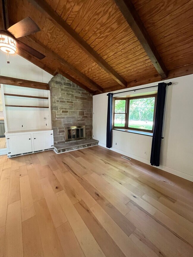 Building Photo - Charming 3-Bedroom Home in Reynoldsburg – ...
