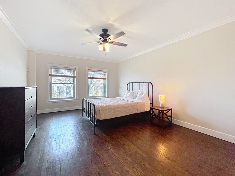 Building Photo - 2330 Euclid Heights Blvd