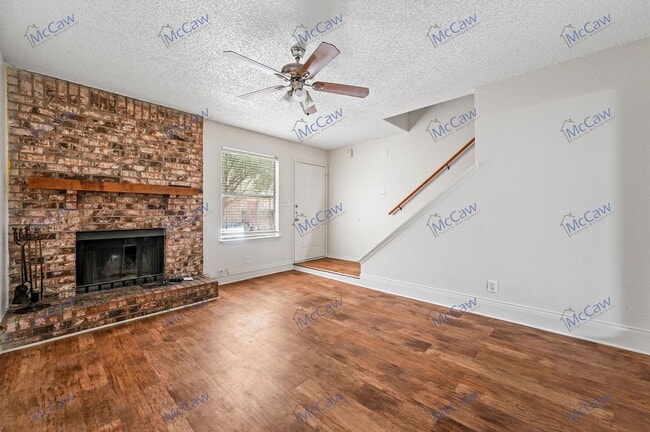 Building Photo - 800 Bluebonnet Dr