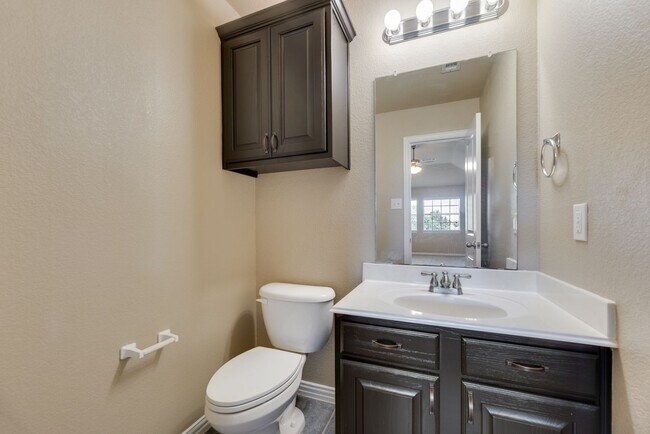 Building Photo - A must see home in Grand Prairie!