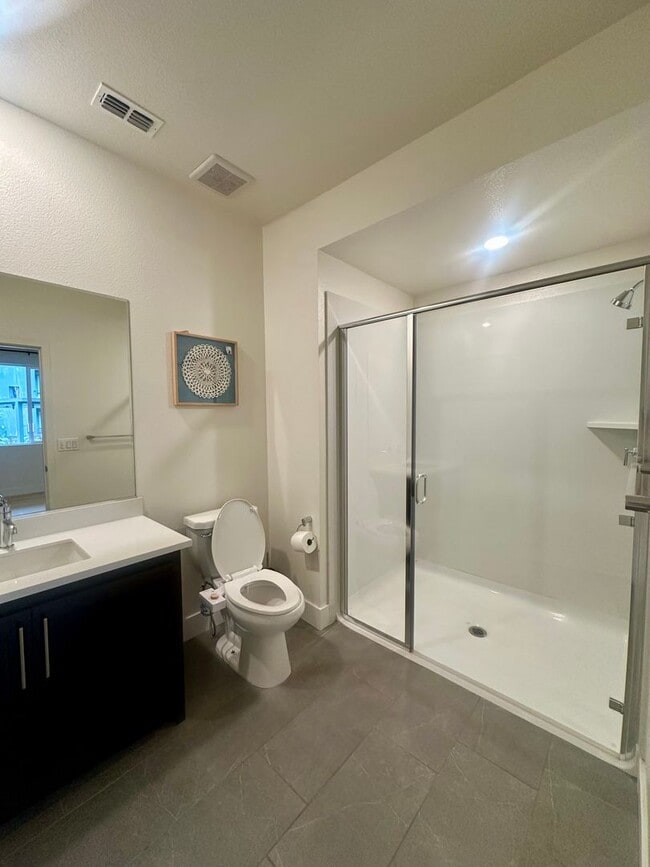 Building Photo - Bright 4 Bedroom 3 bath in FREMONT!