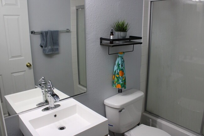 Bath #2 - 7736 Allerton Ave