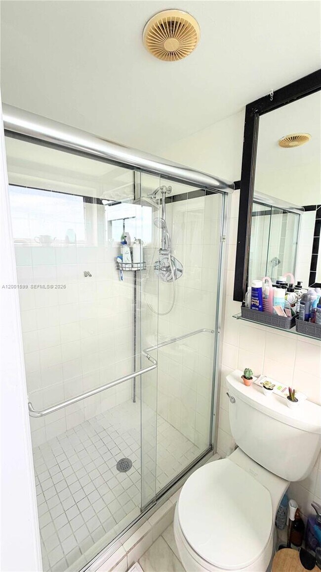 Building Photo - 1880 S Treasure Dr