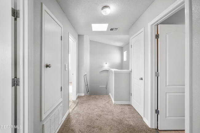 Building Photo - 14141 Tierra Leona Dr