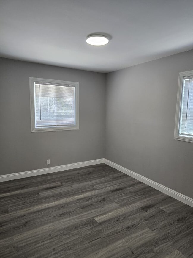 Building Photo - Fully Remolded Single Family Home in Garde...