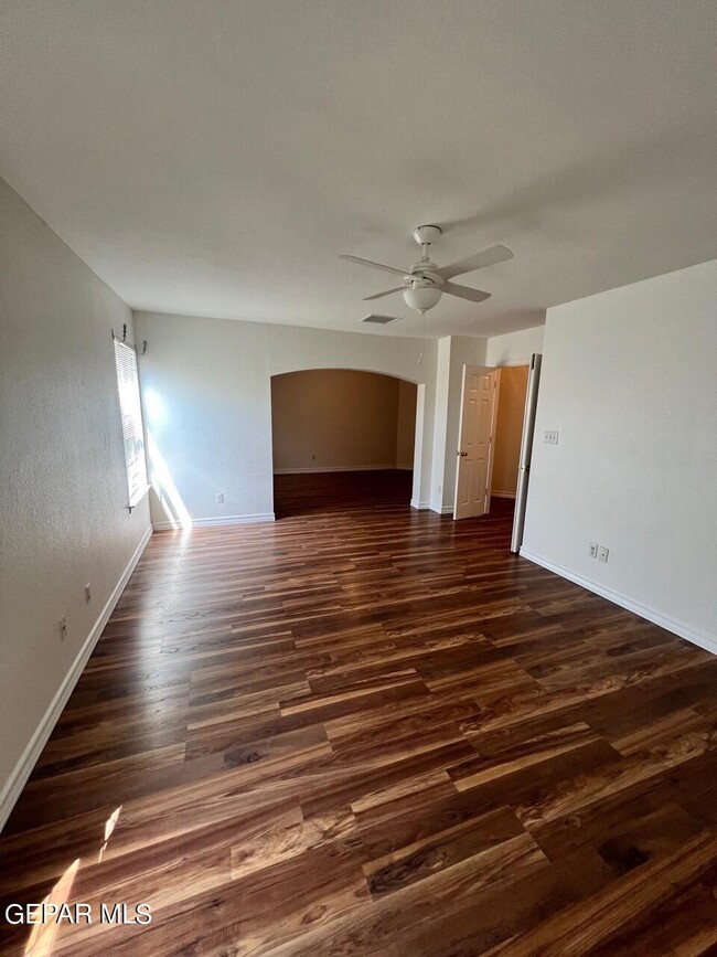 Building Photo - 7105 Tierra Roja St