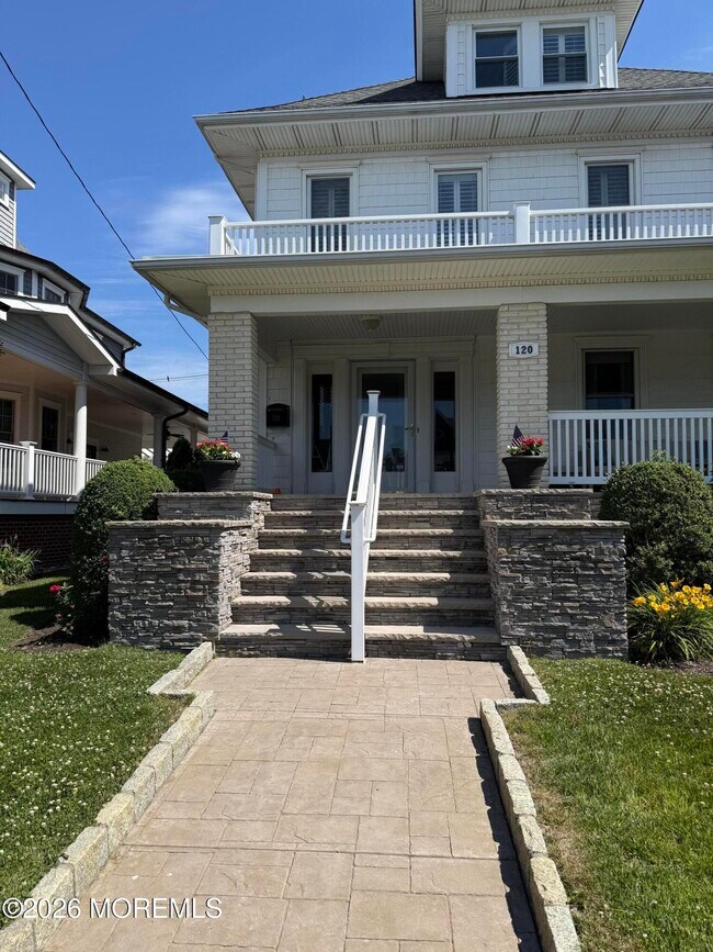 Building Photo - 120 Garfield Ave