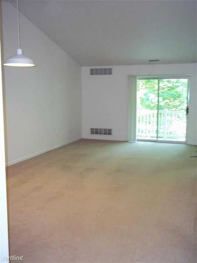 Building Photo - 2 br, 2 bath Condo - 1002 E Duncan St Apt 2C