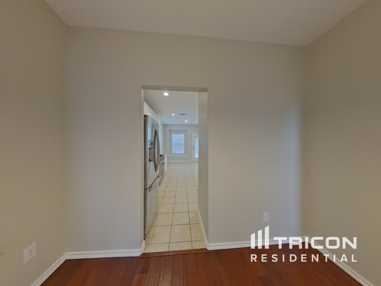 Building Photo - 5717 Fathom Dr