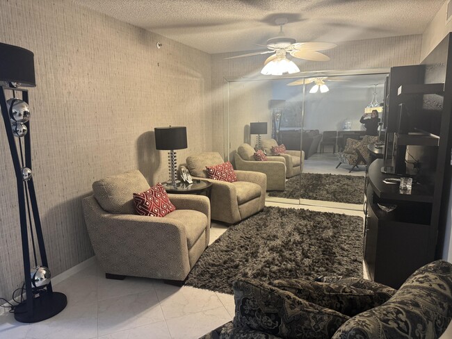 Building Photo - 14111 Royal Vista Dr