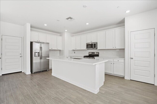 Building Photo - 1052 Lost Creek Ranch Dr