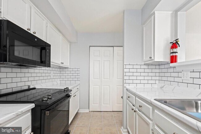 Building Photo - 9904 Hagel Cir