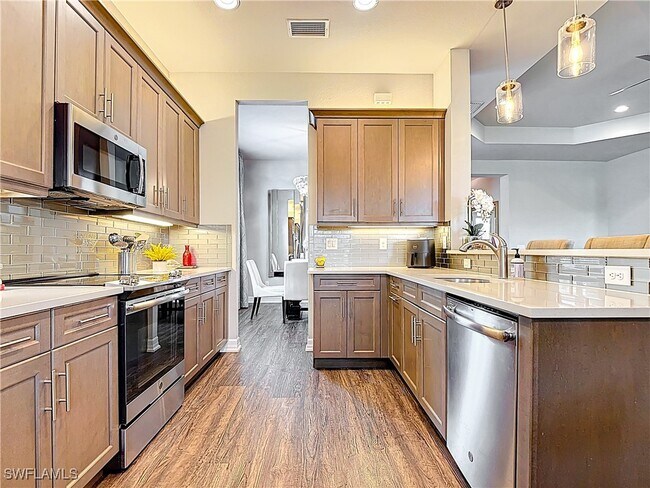 Building Photo - 10051 Spice Bush Ln