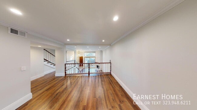 Building Photo - 14309 Hartsook St
